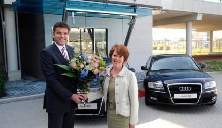 audi a8 Business Class vervoer voor VIP's op Schiphol 0