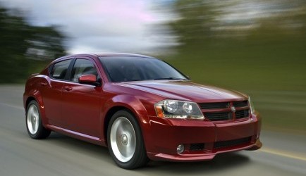 dodge avenger Herrieschoppen in het D segment 0