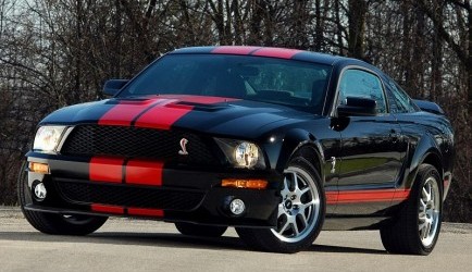 mustang Mustang nu ook met rode strepen 0