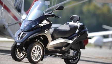 Piaggio MP3 LT - motorrijden met autorijbewijs B 0