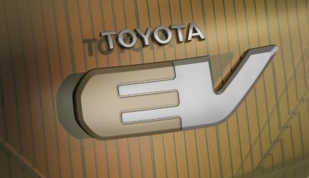toyota Toyota hint naar elektrisch aangedreven auto