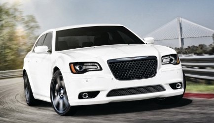 lancia Machtsvertoon - Chrysler 300 SRT8 mag er weer zijn 0