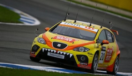 seat leon Bestuurderloze Seat Leon toerwagen rijdt tests op 1 april... 0