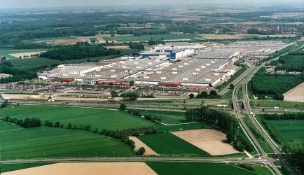 Ruim tweehonderd arbeidsplaatsen verdwijnen bij Nedcar 0