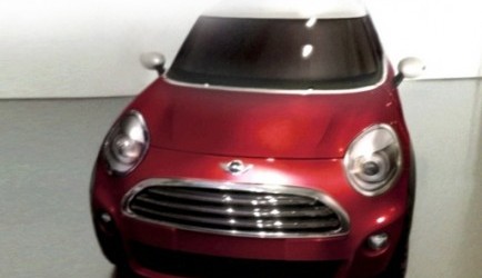 mini mini Verrassing! - Oogje op nieuwe Mini 0