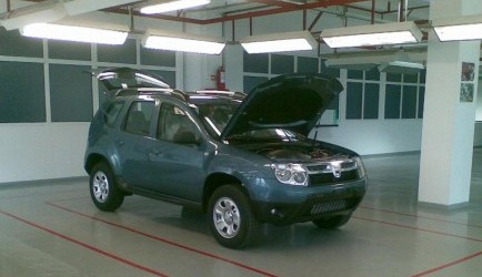 dacia Dacia SUV doet stof opwaaien 0