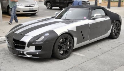 mercedes-benz sls-amg Mercedes-Benz SLS Roadster verliest camouflage 0