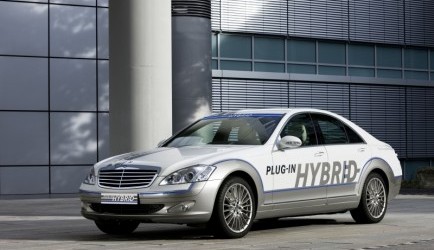 mercedes-benz s-klasse Studiemodel Mercedes-Benz S 500 Plug-in HYBRID rijdt 1 op 30 0