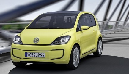 volkswagen coupe Zoemend door de stad met Volkswagen E-up 0