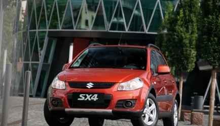 suzuki sx4 Suzuki SX4 vernieuwd het voorjaar in 0