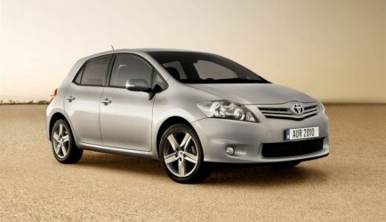 toyota auris Toyota Auris in het nieuw gestoken � dit voorjaar ook als hybride