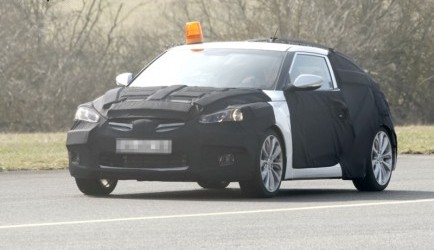 hyundai veloster Nieuwe Hyunda Veloster baant zich een weg 0