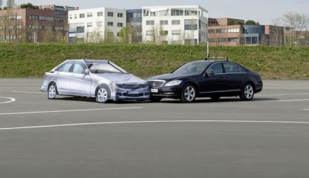 mercedes-benz Mercedes-Benz test auto's op de automatische piloot 0