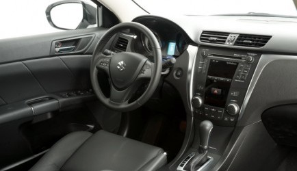 suzuki kizashi Suzuki Kizashi da dicembre nei Paesi Bassi 0