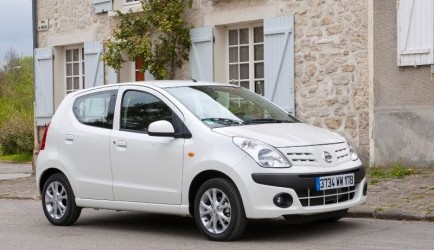 nissan pixo Nissan Pixo, più un libero integrato di navigazione TomTom 0