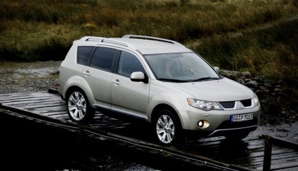 mitsubishi outlander Snelle bak - Mitsubishi Outlander 2.2 DI-D Twin Clutch SST 0