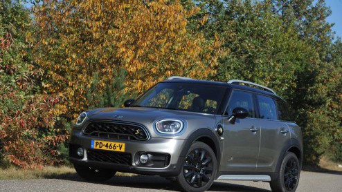 Mini Countryman aan de stekker