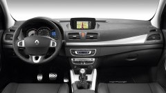Renault Mgane Coup & Laguna Coup in Monaco-outfit