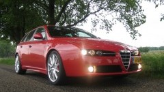 Alfa Romeo 159 Sportwagon 3.2 JTS V6 Q4 TI raakt de gevoelige snaar