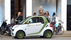 Smart fortwo electric drive zoemt naar de dealers
