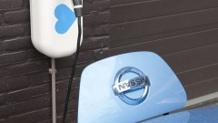 Nieuwe laadstations voor elektrische auto's langs snelwegen