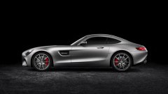 AMG GT R barst los tijdens Goodwood
