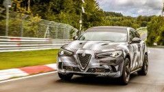 Alfa Romeo Stelvio laagvlieger op Nrburgring