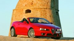 Alfa Spyder bij de dealer