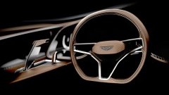 Aston Martin AM37 vliegt over water