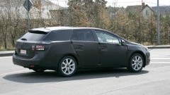 Scoop - Toyota Avensis