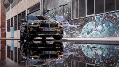 BMW kleurt X2 in vrolijke camouflage