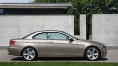 BMW heeft vandaag dan eindelijk het doek van de nieuwe 3-serie cabrio afgehaald. Dat het een Cabrio Coup� is geworden was al een tijdje bekend.