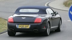 Bentley Continental GTC Speed in de openlucht