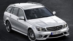Klaar voor de start...de Mercedes C 63 AMG Estate