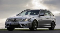 Klaar voor de start...de Mercedes C 63 AMG Estate