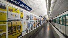 Citron richt metrostation Parijs in