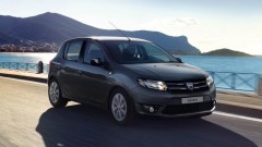 Dacia Sandero volgt zwarte dresscode
