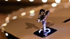 Dakloze Rolls-Royce Wraith officieel in de maak