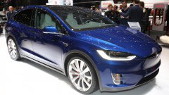 En de Tesla Model X kost...