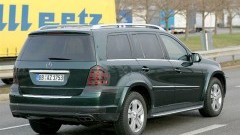 Mercedes-Benz GL-Klasse langs visagie