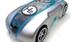 Verantwoord spelen met H-Racer waterstofauto (video)