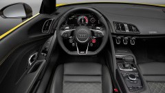 In de rij voor de Audi R8 Spyder