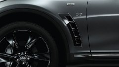 Infiniti QX70 S-Design is duister type