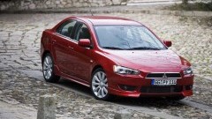 Mitsubishi Lancer Sports Sedan in de showroom