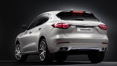 Maserati Levante rolt nu van de band