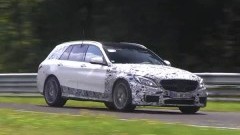 Mercedes-Benz C63 AMG Estate vliegt over de Ring