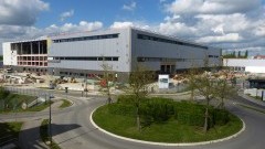 Nieuw crashcentrum Mercedes-Benz klaar voor actie