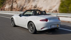 Nieuwe Mazda MX-5 handgeschakeld naar Nederland