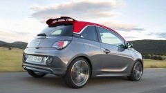 Opel heeft het sportieve topmodel van de Adam een prijs gegeven. Ten opzichte van de basis-Adam betaal je per pk 133,33 euro extra. Hij is er dus vanaf 22.995 euro.