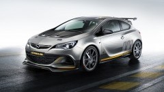 Opel Astra OPC Extreme mag buiten spelen (video)